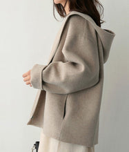 Load image into Gallery viewer, Kayla - Moderne Kapuzenjacke