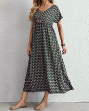 Load image into Gallery viewer, Trina - Langes Kleid mit V-Ausschnitt und kurzen Ärmeln
