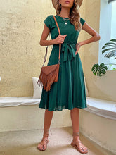 Load image into Gallery viewer, Korina - Elegantes Freizeit-Sonnenkleid