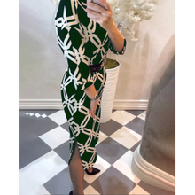 Load image into Gallery viewer, Selene - Stylisches Kleid mit Geometrischem Print