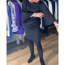 Load image into Gallery viewer, Ariana - Damen-Rundhals-Kleid mit Glockenärmeln