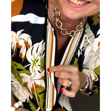 Load image into Gallery viewer, Lish - Kleid mit V-Ausschnitt und Kokosnuss-Print