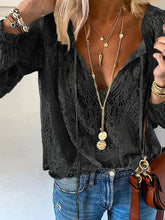 Load image into Gallery viewer, Lilly- Einzigartige Bluse mit Spitzen Details