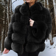 Load image into Gallery viewer, Marina - Hochwertiger warmer Wollmantel