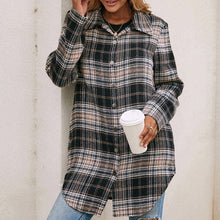 Load image into Gallery viewer, Alona - Hemdjacke mit Plüschkaro für Damen