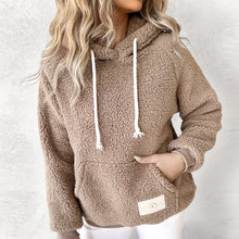 Load image into Gallery viewer, Shiela - Teddy-Hoodie mit Kängurutasche &amp; Kordelzug