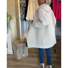 Load image into Gallery viewer, Karoline - Gestrickt Strickjacke
