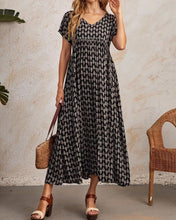 Load image into Gallery viewer, Trina - Langes Kleid mit V-Ausschnitt und kurzen Ärmeln