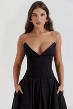 Load image into Gallery viewer, Valentina - Trägerloses Kleid mit tiefem V-Ausschnitt