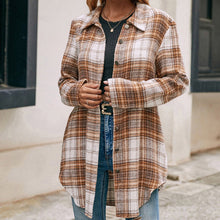 Load image into Gallery viewer, Alona - Hemdjacke mit Plüschkaro für Damen