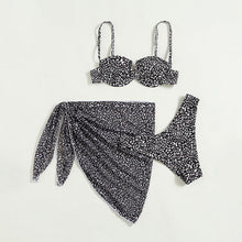 Load image into Gallery viewer, Ona - Dreiteiliger Strandbikini mit Blumenmuster