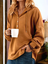 Load image into Gallery viewer, Jazmin - WInter-Umarmung Sweatshirt