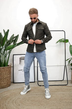 Load image into Gallery viewer, Theo - Premium-Knopfleiste Jacke