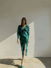 Load image into Gallery viewer, Lovie - Emerald Langärmeliges Maxikleid