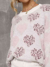 Load image into Gallery viewer, Jega - Flauschiger Pullover mit Herzmustern