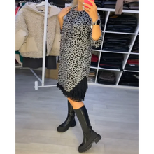 Load image into Gallery viewer, Emely - Schmal Geschnittenes Kleid mit Leopardenmuster