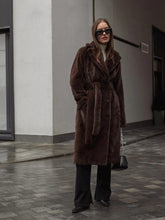 Load image into Gallery viewer, Wanda - Langer Damen Wintermantel