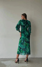 Load image into Gallery viewer, Lovie - Emerald Langärmeliges Maxikleid