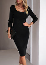 Load image into Gallery viewer, Victoria - Elegante zwarte gebreide wollen jurk