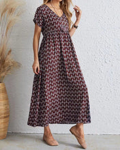 Load image into Gallery viewer, Trina - Langes Kleid mit V-Ausschnitt und kurzen Ärmeln