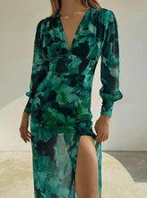 Load image into Gallery viewer, Lovie - Emerald Langärmeliges Maxikleid