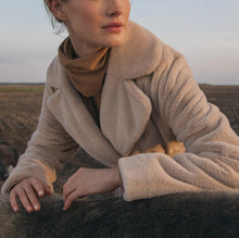 Load image into Gallery viewer, Wanda - Langer Damen Wintermantel