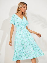 Load image into Gallery viewer, Sylvia - Elegantes Sommerkleid mit Blumendruck