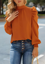 Load image into Gallery viewer, Sabrina - Braune Puffärmel-Bluse