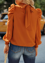 Load image into Gallery viewer, Sabrina - Braune Puffärmel-Bluse