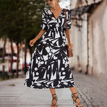 Load image into Gallery viewer, Robelyn - Casual midi-jurk met v-hals