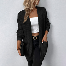 Load image into Gallery viewer, Mia - Elegante Winter-Strickjacke