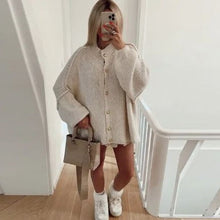 Load image into Gallery viewer, Rosalia - Lässiger Pullover in Übergröße