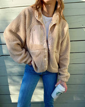Load image into Gallery viewer, Fenela - Trendige Teddy-Jacke
