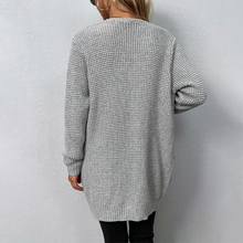 Load image into Gallery viewer, Mia - Elegante Winter-Strickjacke