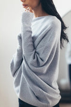Load image into Gallery viewer, Roza - Asymmetrischer Cloud Drapierter Pullover