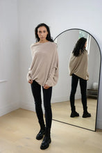 Load image into Gallery viewer, Roza - Asymmetrischer Cloud Drapierter Pullover