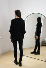 Load image into Gallery viewer, Roza - Asymmetrischer Cloud Drapierter Pullover