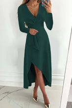 Load image into Gallery viewer, Dominique - Elegantes plissiertes einfarbiges Kleid