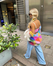 Load image into Gallery viewer, Selena - Bunter Strickpullover