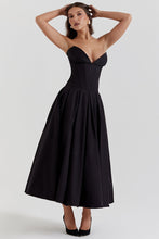 Load image into Gallery viewer, Aurelie - Tailliertes Kleid in A-Linie