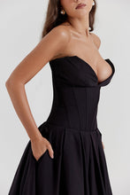 Load image into Gallery viewer, Aurelie - Tailliertes Kleid in A-Linie