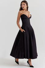 Load image into Gallery viewer, Aurelie - Tailliertes Kleid in A-Linie
