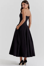 Load image into Gallery viewer, Aurelie - Tailliertes Kleid in A-Linie