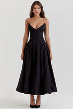 Load image into Gallery viewer, Aurelie - Tailliertes Kleid in A-Linie