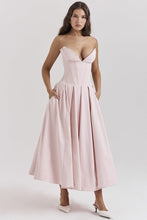 Load image into Gallery viewer, Aurelie - Tailliertes Kleid in A-Linie