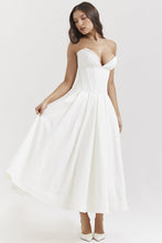 Load image into Gallery viewer, Aurelie - Tailliertes Kleid in A-Linie