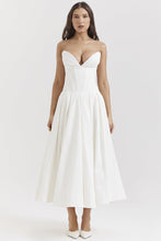 Load image into Gallery viewer, Aurelie - Tailliertes Kleid in A-Linie
