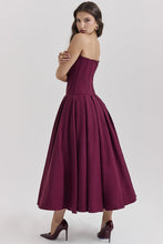Load image into Gallery viewer, Aurelie - Tailliertes Kleid in A-Linie