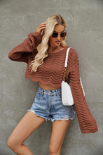 Load image into Gallery viewer, Canary - Modischer, kurz geschnittener Pullover mit Wellenmuster