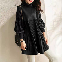 Load image into Gallery viewer, Kaye Marie - Trendiges Plisseekleid mit Rollkragen